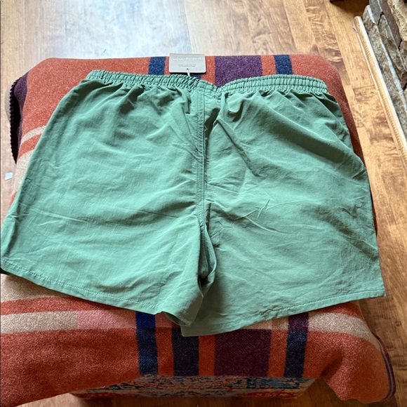 NWT Patagonia Women's Terrain Green Baggies Athletic Shorts - Picture 2 of 3